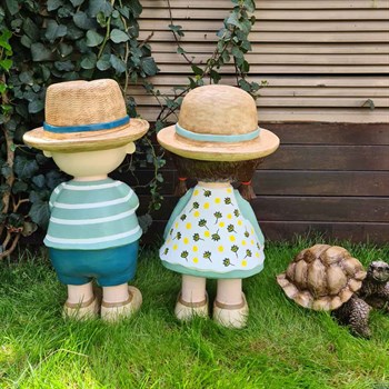 Şapkalı Şirin Çocuklar Bahçe Heykel Seti